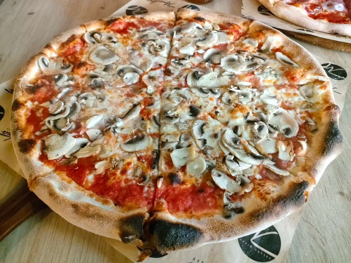 Maestria sztuka pizzy - pizza włoska - pizzeria Toruń