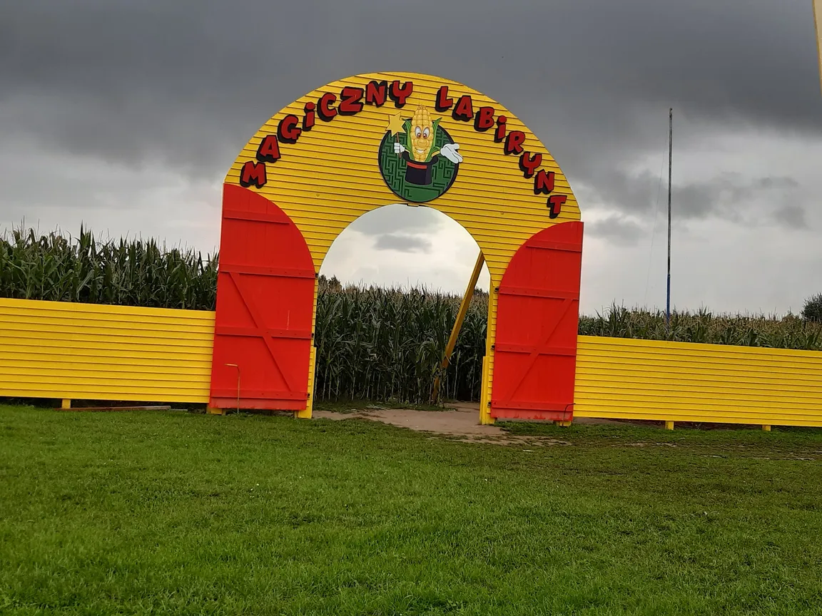 Magiczny Labirynt Rewal. Czarnoksiężnik kontratakuje w polu kukurydzy.