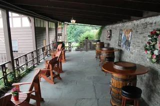 Hazlitt Red Cat Cellars
