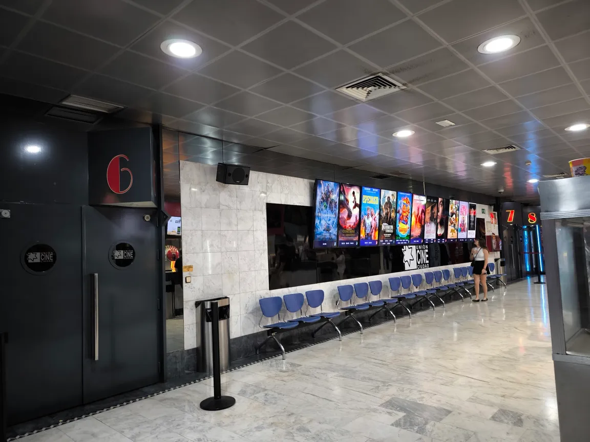 Los Arcos Cinema