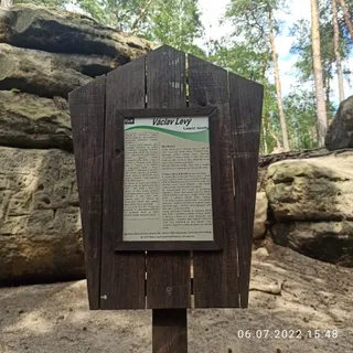 Rzeźby naskalnej i jaskinie Harfistka