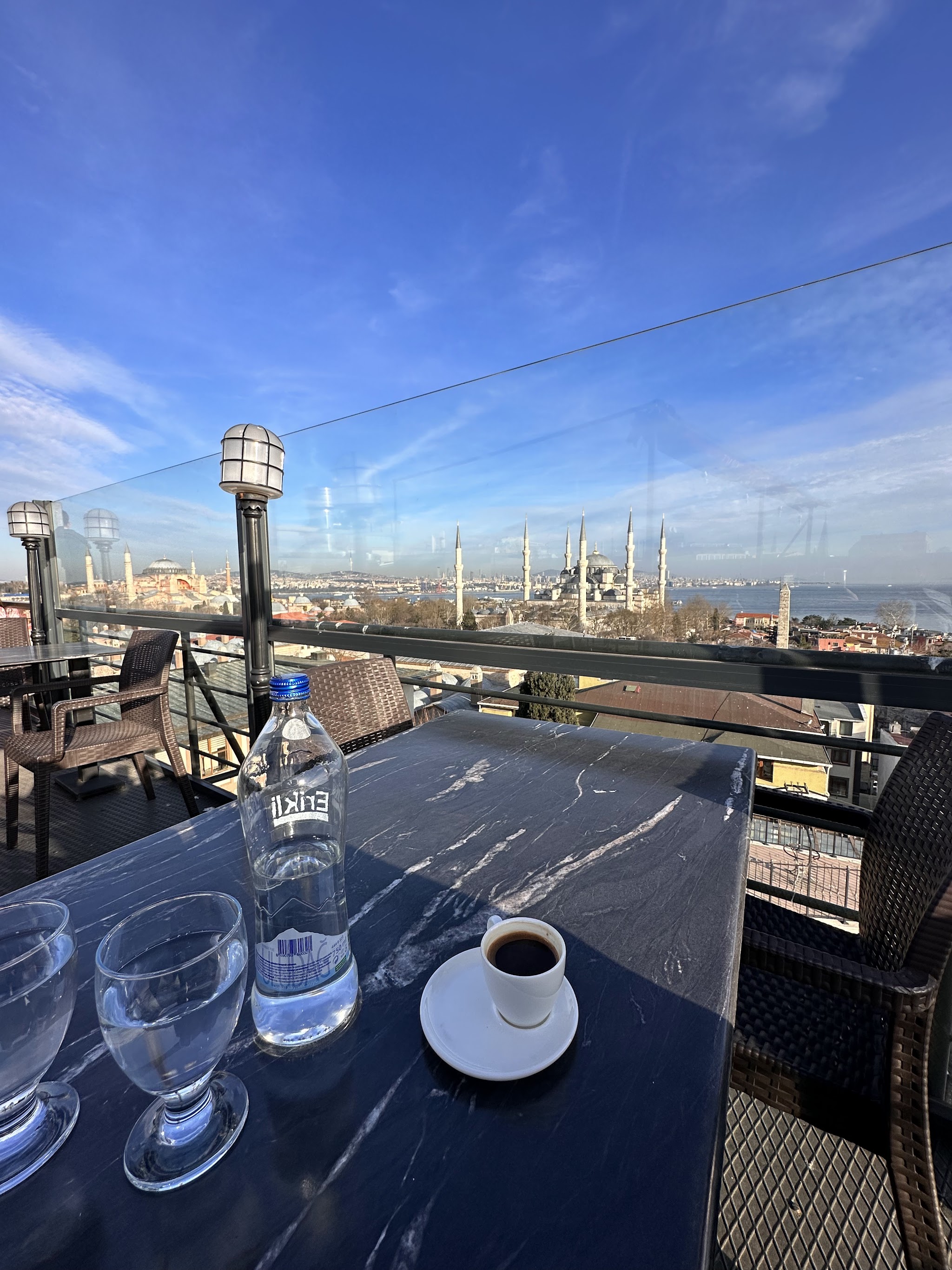 La Vida Rooftop Restaurant | Hopsa