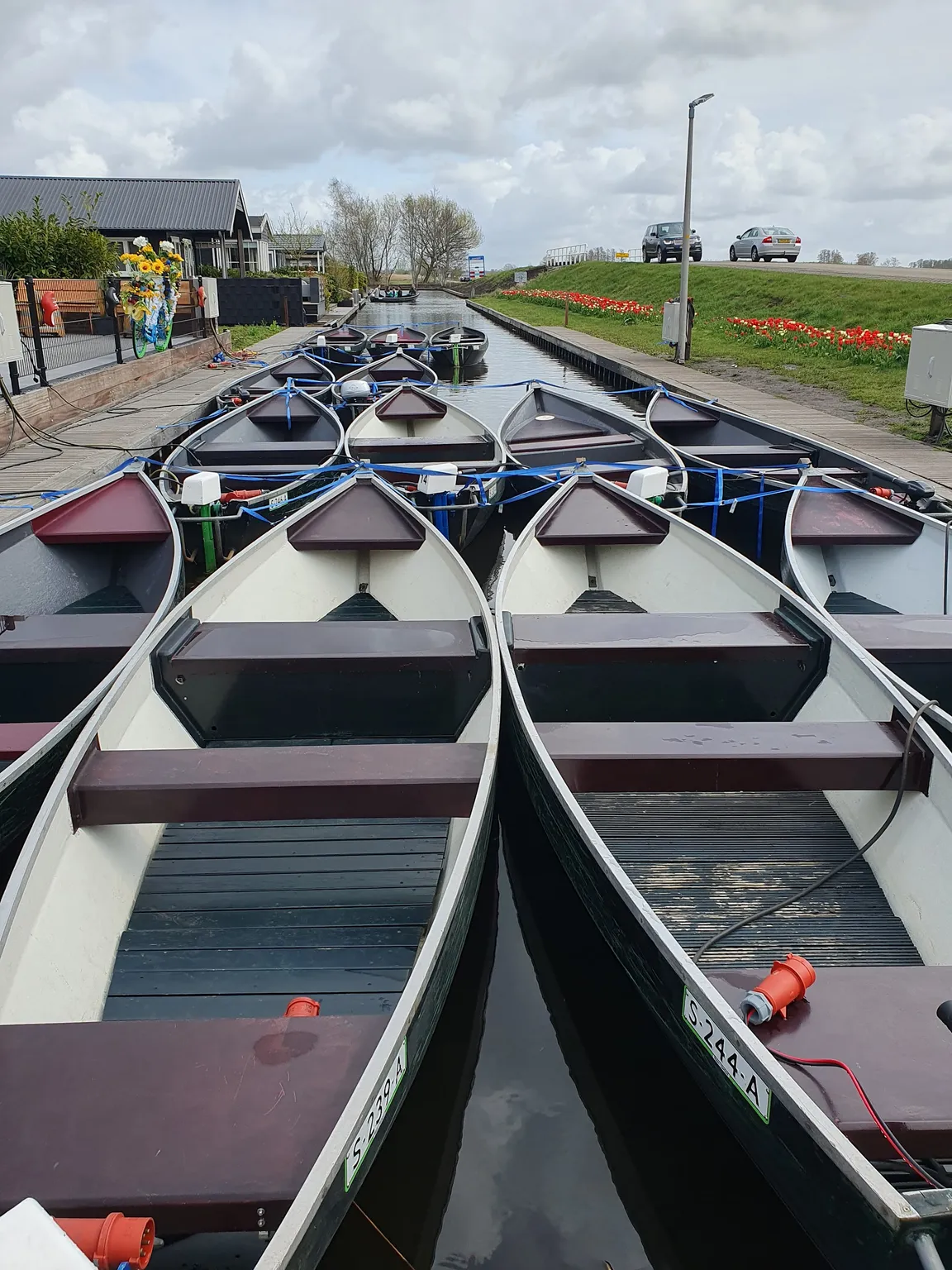 Giethoorn boat rental