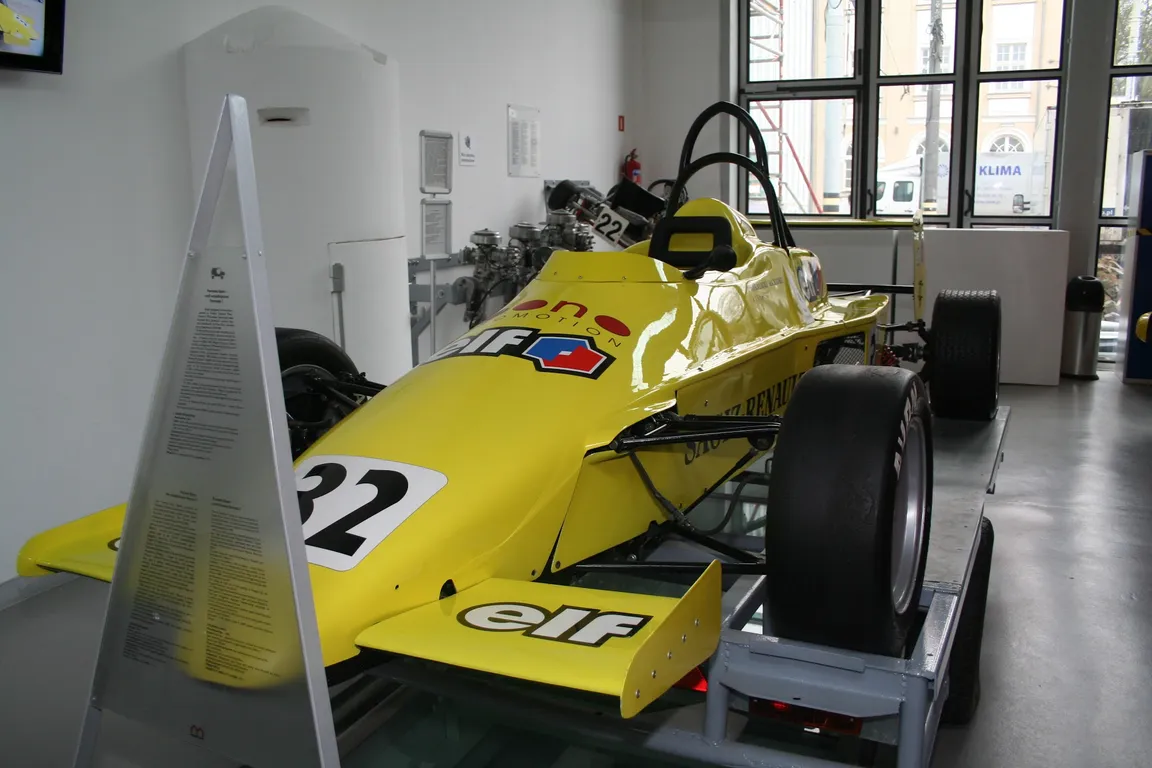 Muzeum Techniki i Komunikacji - Zajezdnia Sztuki w Szczecinie