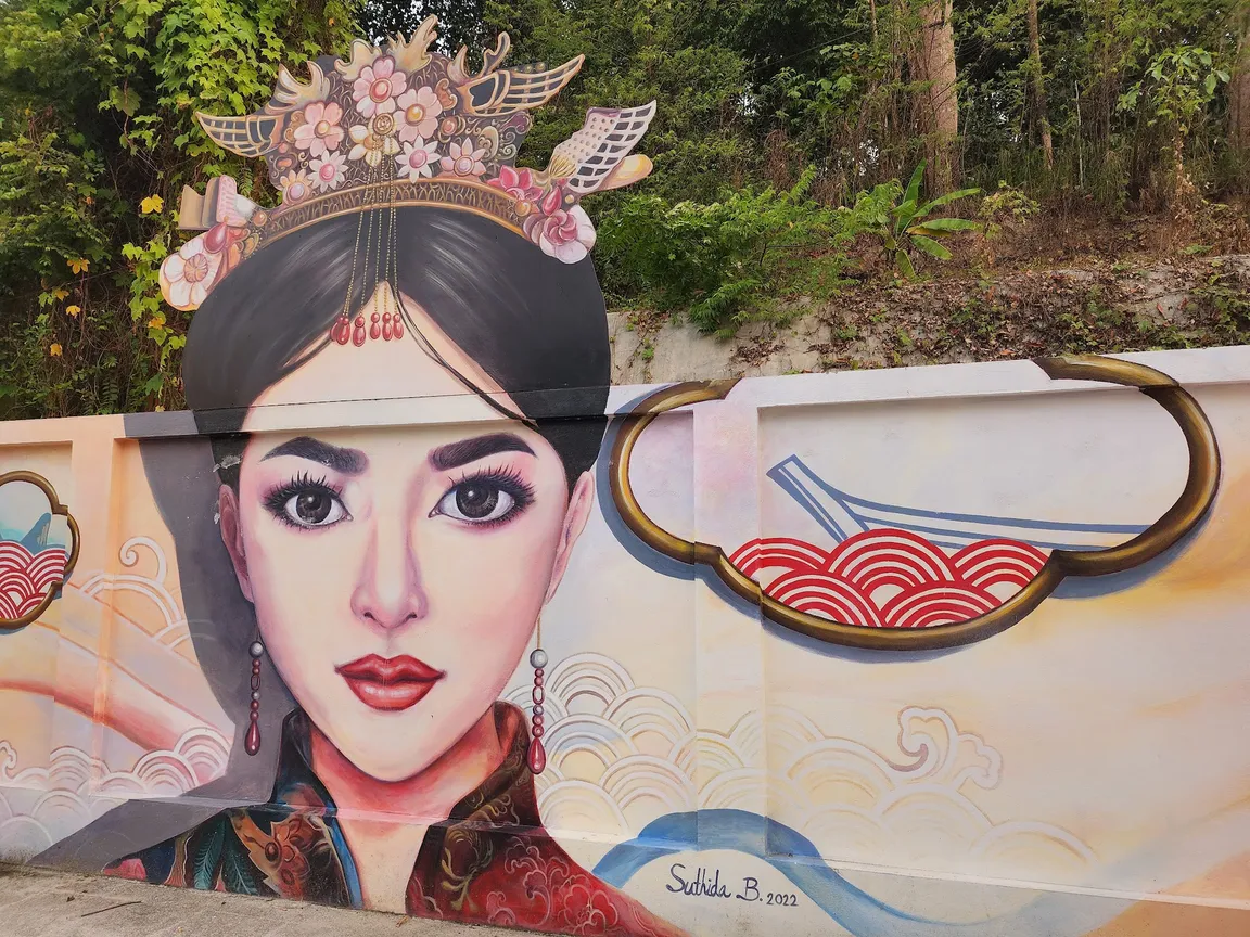 Krabi Street Art : The wall of Kaew Korawaram Temple