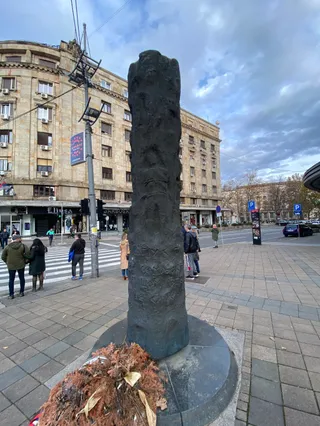 Spomenik obešenima na Terazijama