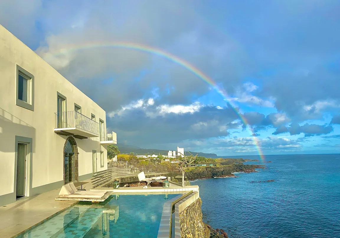 White Exclusive Suites & Villas