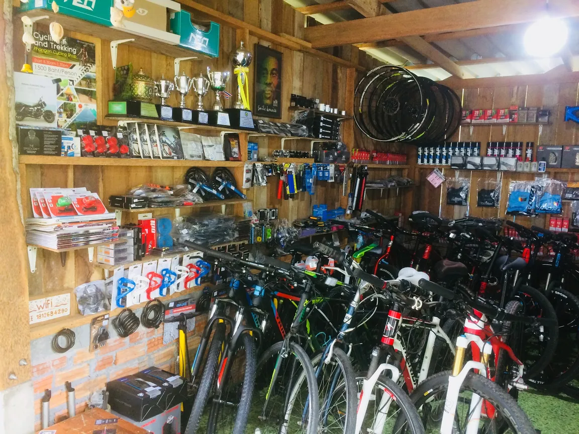 Cycling Shop & Tour