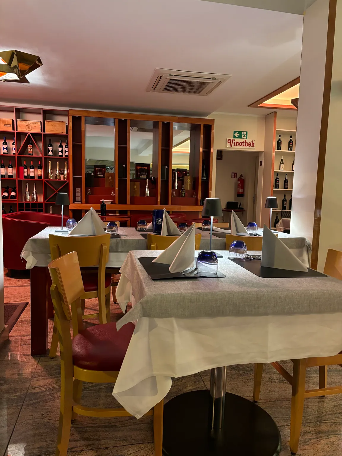 Vinothek-Trattoria Pavia