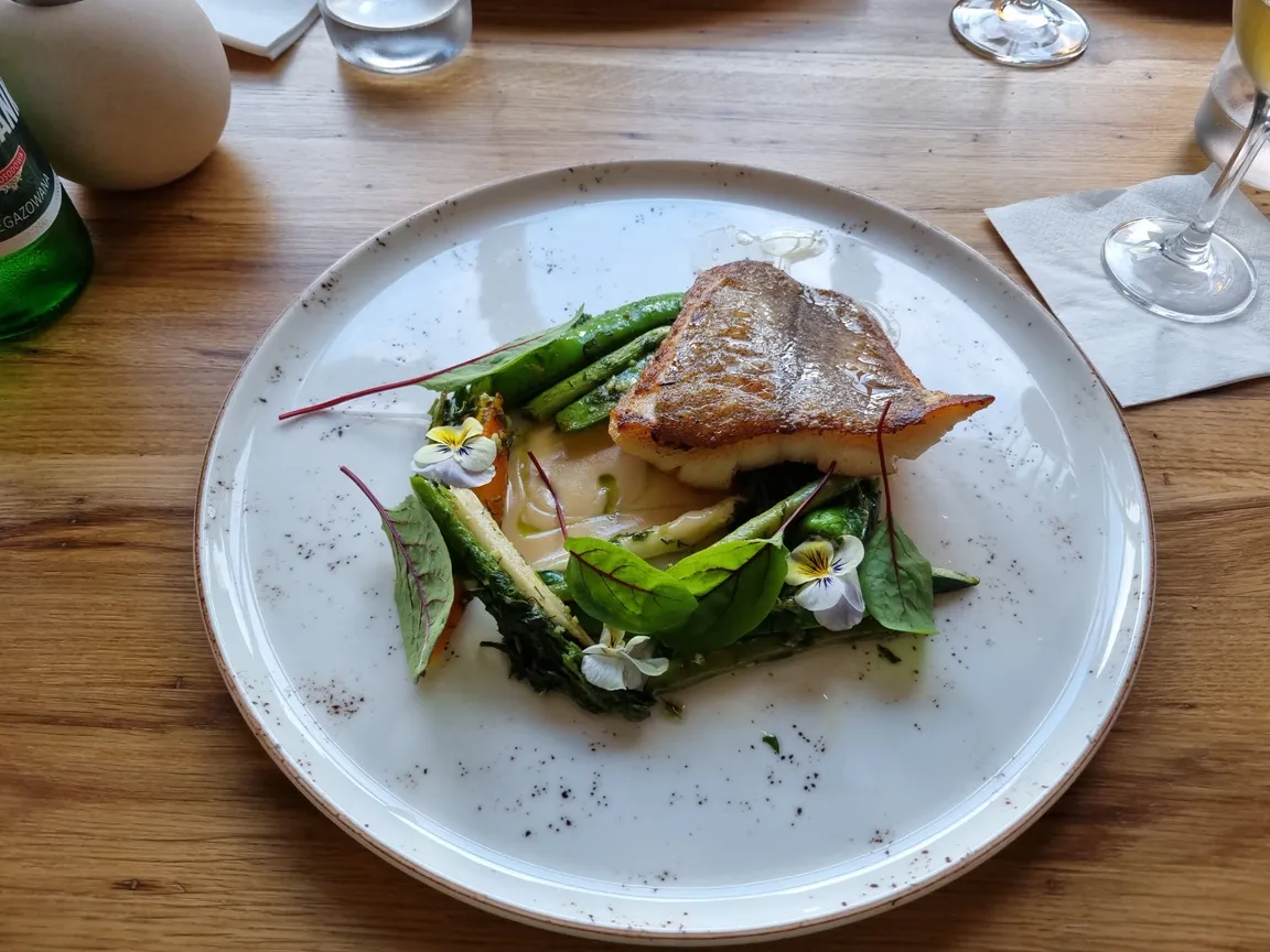 Zafishowani - restaurant - wine bar&store