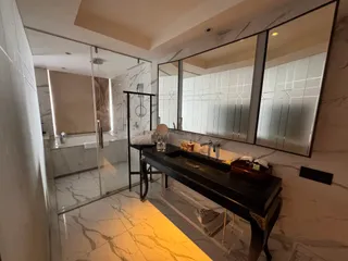 LN Hotel Five
