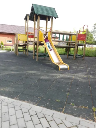 publiczny plac zabaw w Czarnowie