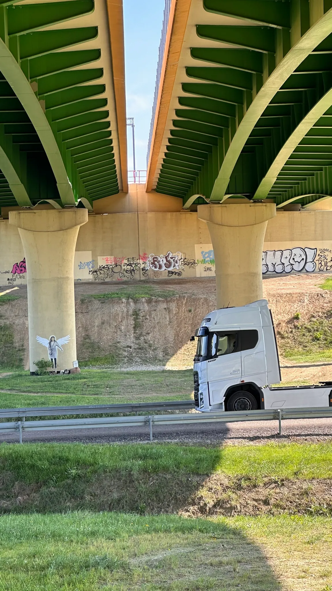 Mural pamiątkowy św.p. Adrianny Brykowskiej