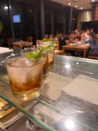 4 Plátanos Café Restaurante