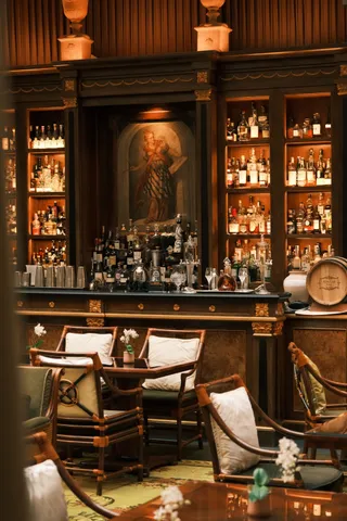 Atrium Bar