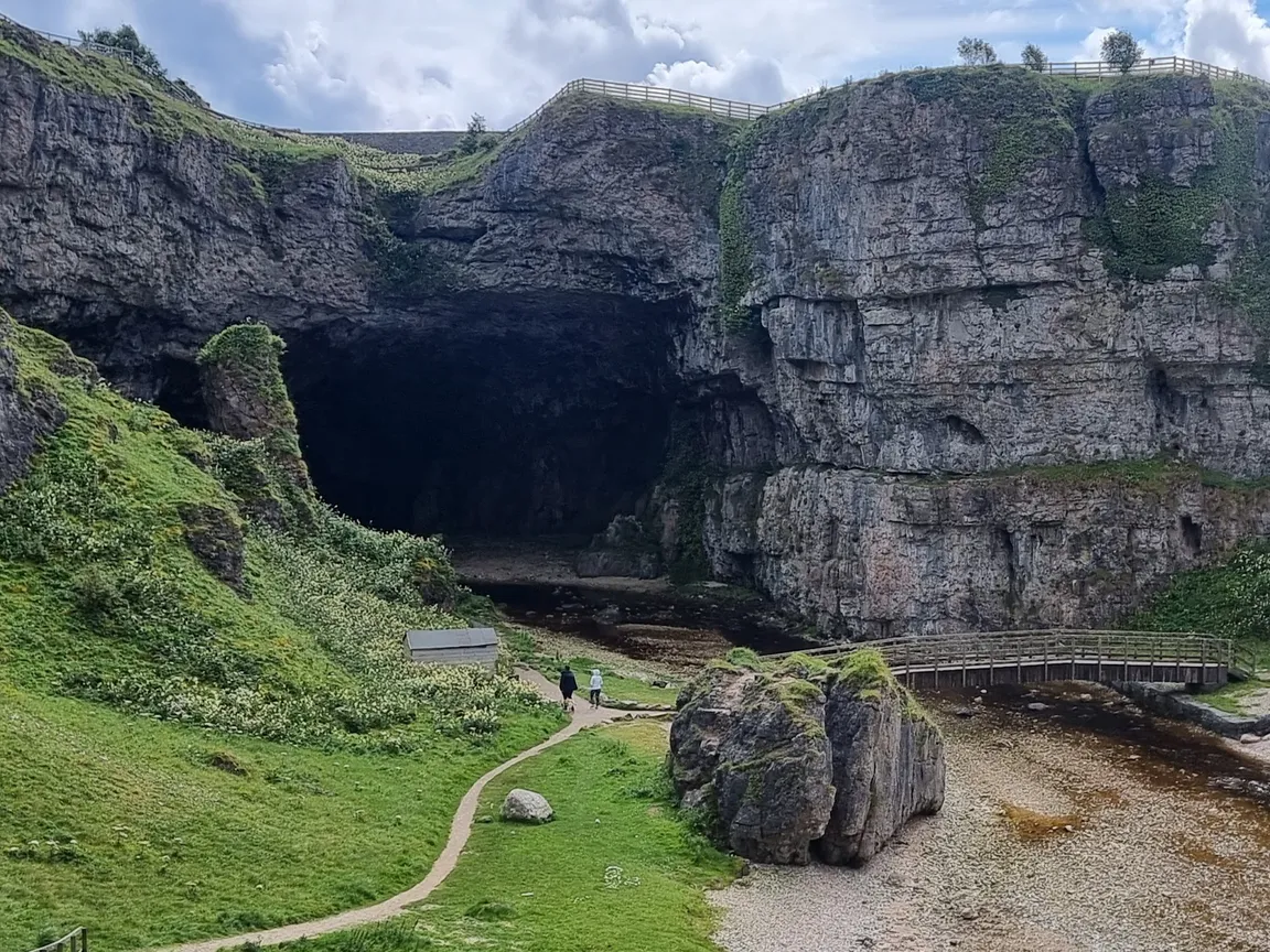 Smoo Cave Hotel