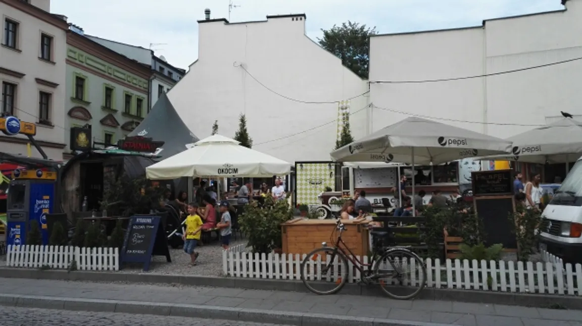 Plac Izaaka - Food Truck market