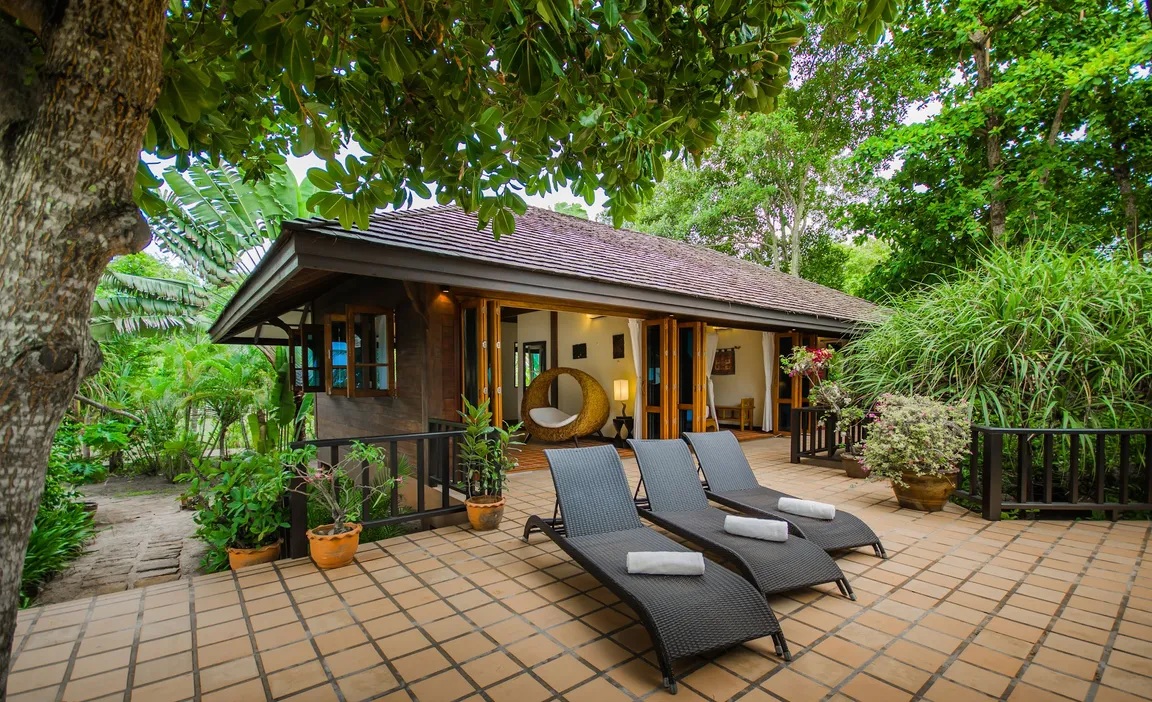 Koh Jum Beach Villas