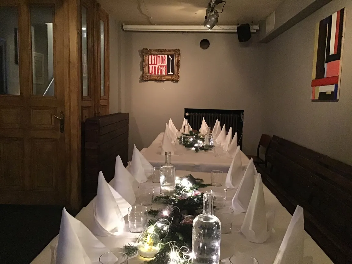Galerie & Bar Tor218 Artklub