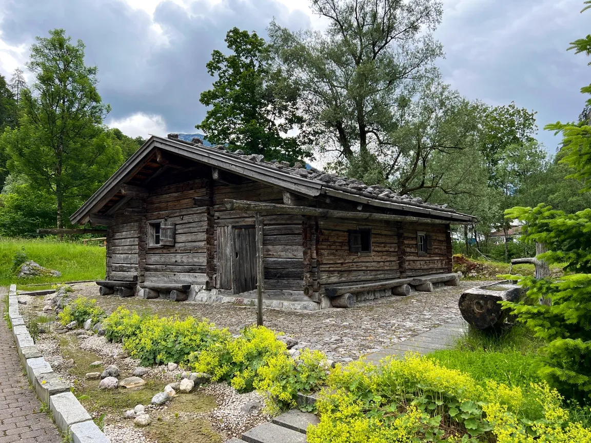 Enzianbrennerei Grassl / Distillery