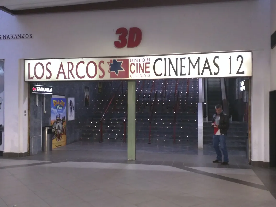 Los Arcos Cinema