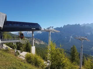 Cable car / Cablecar Tofana - Arrow in the sky