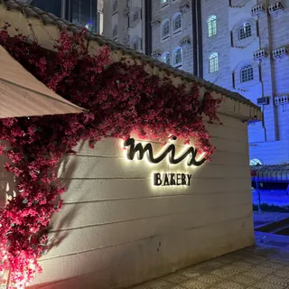 Mix Bakery
