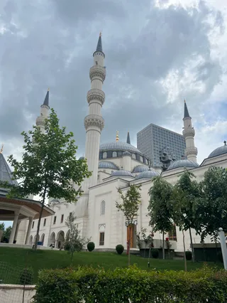 Tirana Free Walking Tour