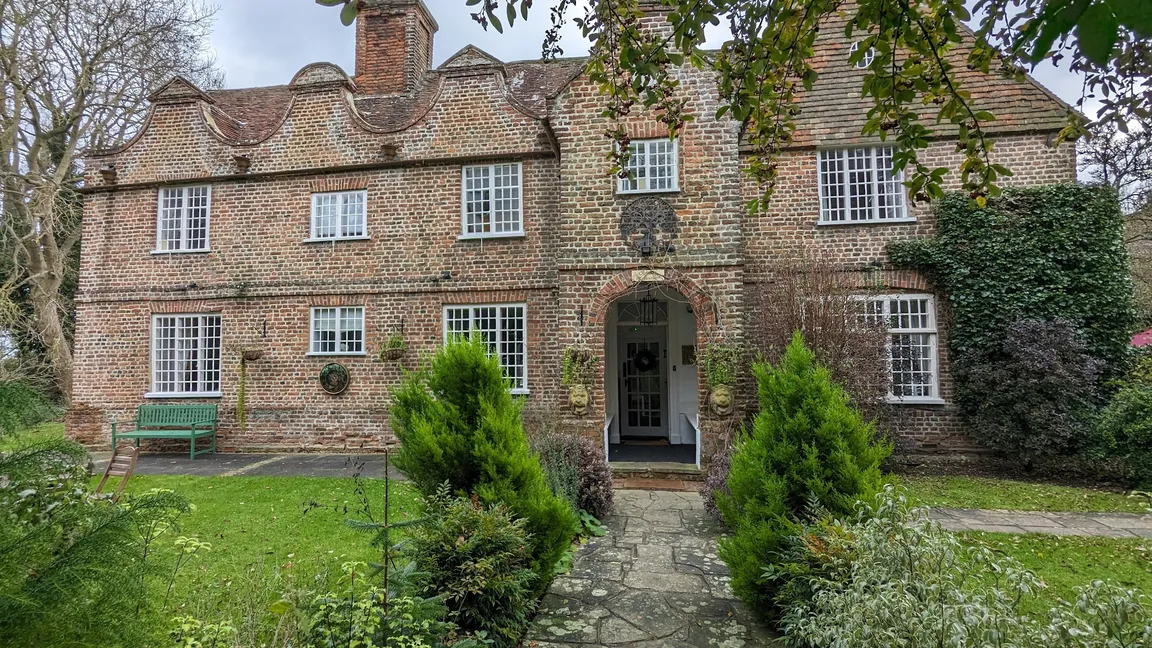 Howfield Manor