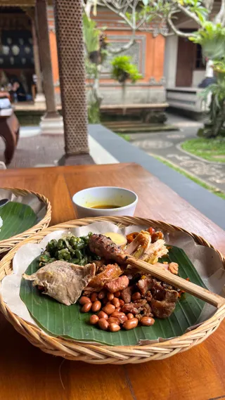 Nasi Ayam Kedewatan Ibu Mangku - Ubud (Pusat)