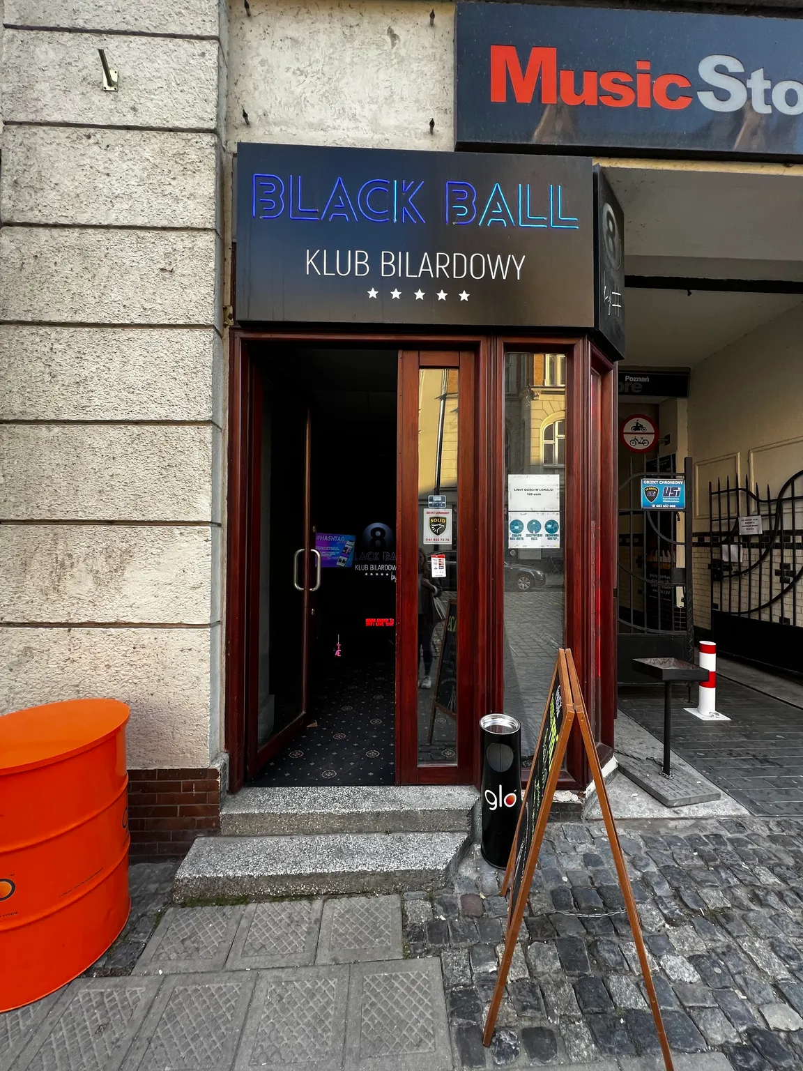 Black Ball Klub bilardowy