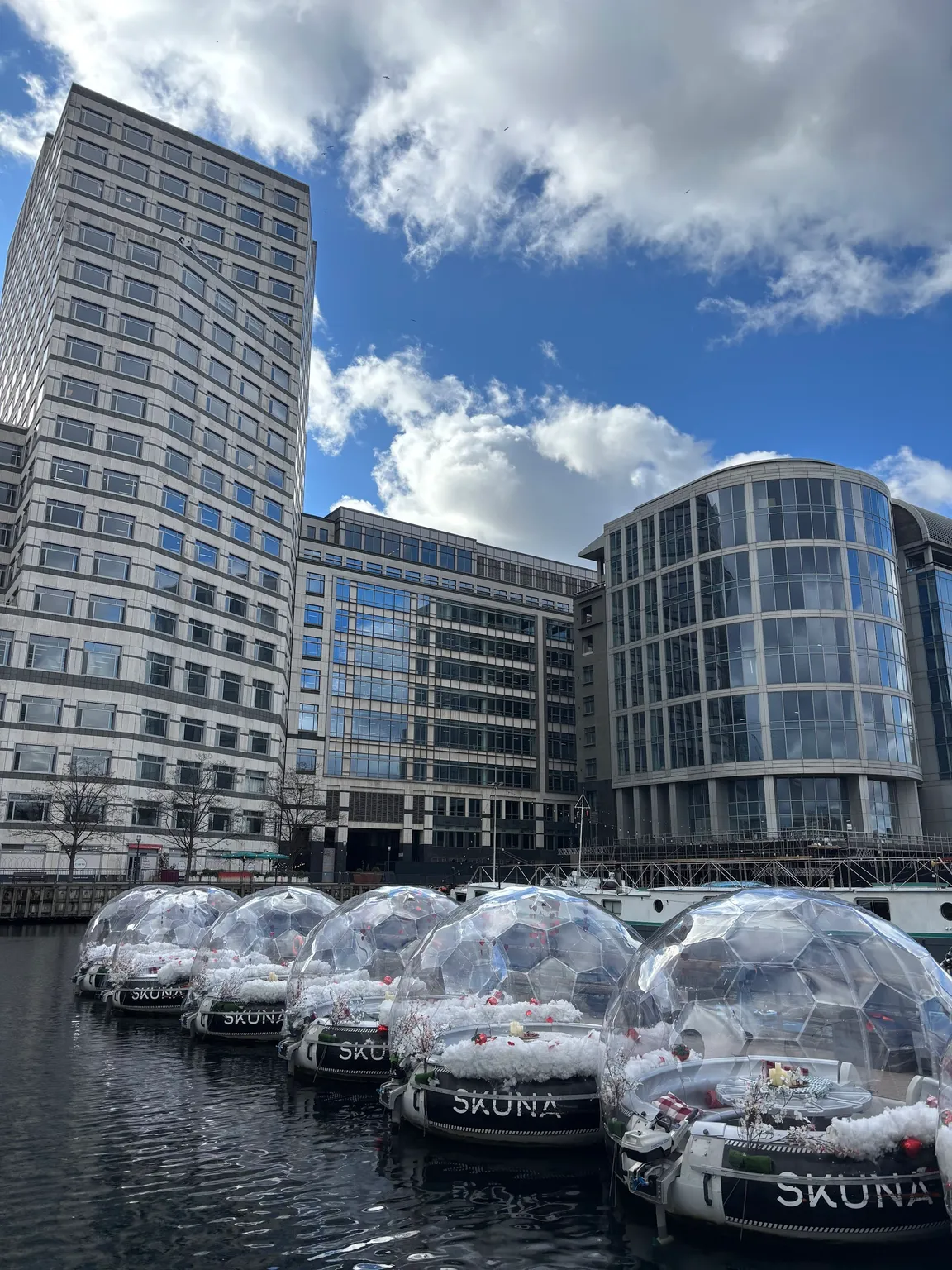 Skuna- BBQ, Hot Tub & Igloo Boats (Canary Wharf)