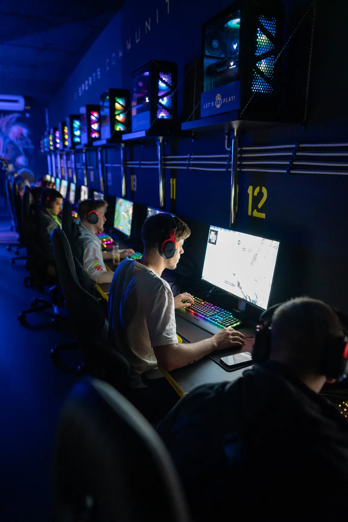Cyberium Arena Gamingowa - Kafejka internetowa - Gaming House