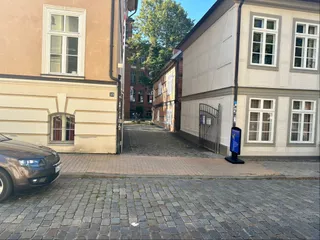 Keramische Säule (27 Tafeln zur Stadtgeschichtliche)