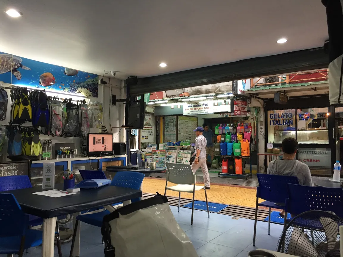 Phi Phi Barakuda Scuba - Dive Center, Diving Phi Phi Island