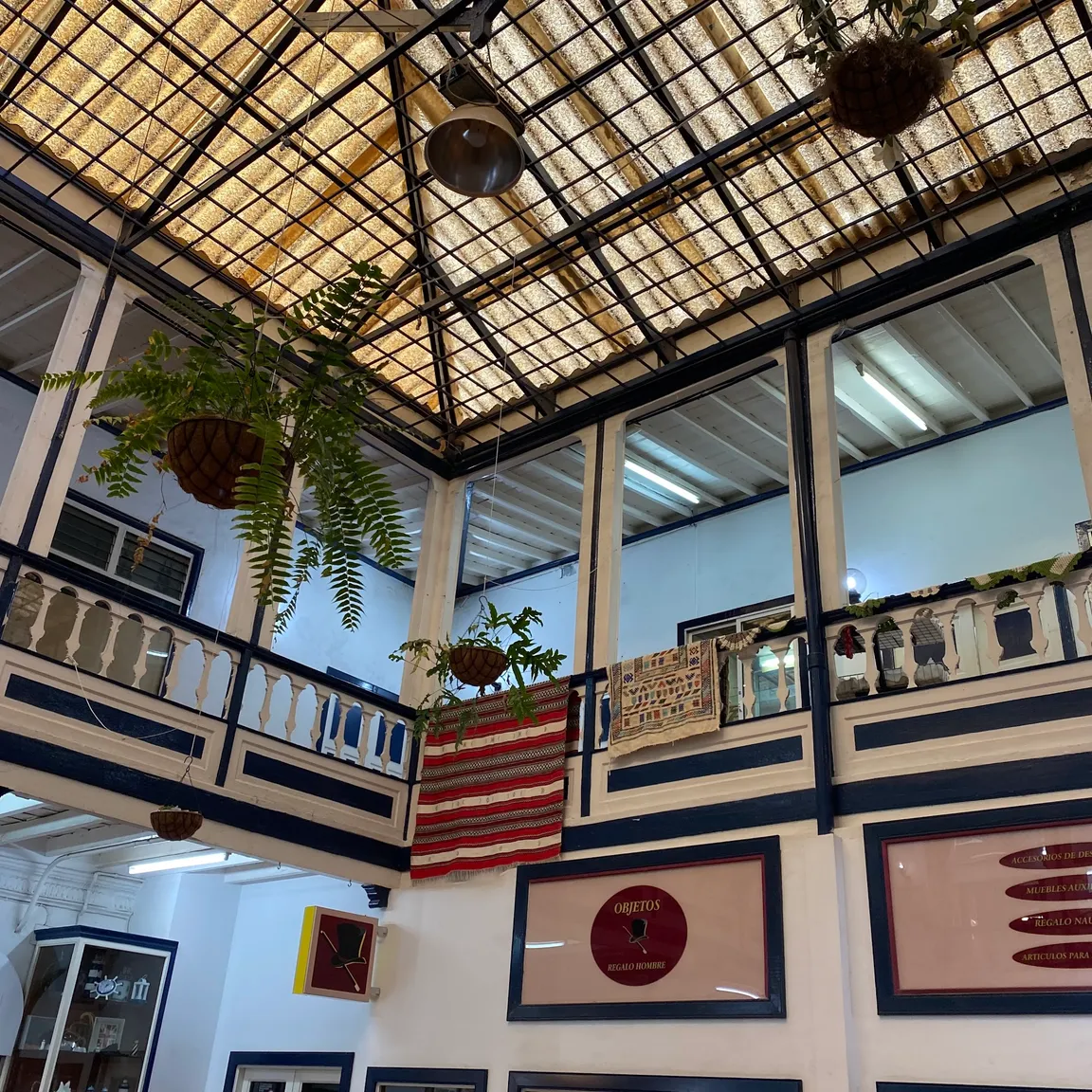 La Casa Amarilla