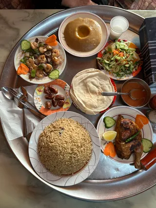مطعم بن عتيق للمأكولات العمانية Bin Ateeq Omani Restaurant