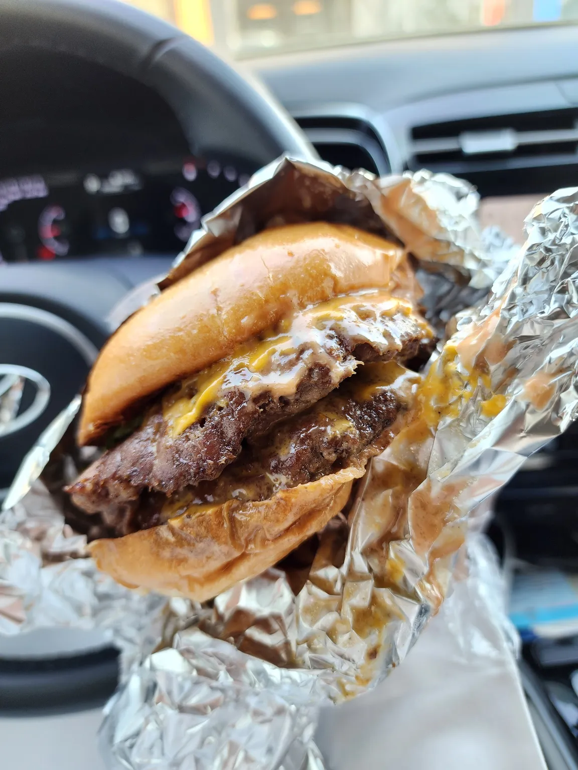 Crowds California Burgers