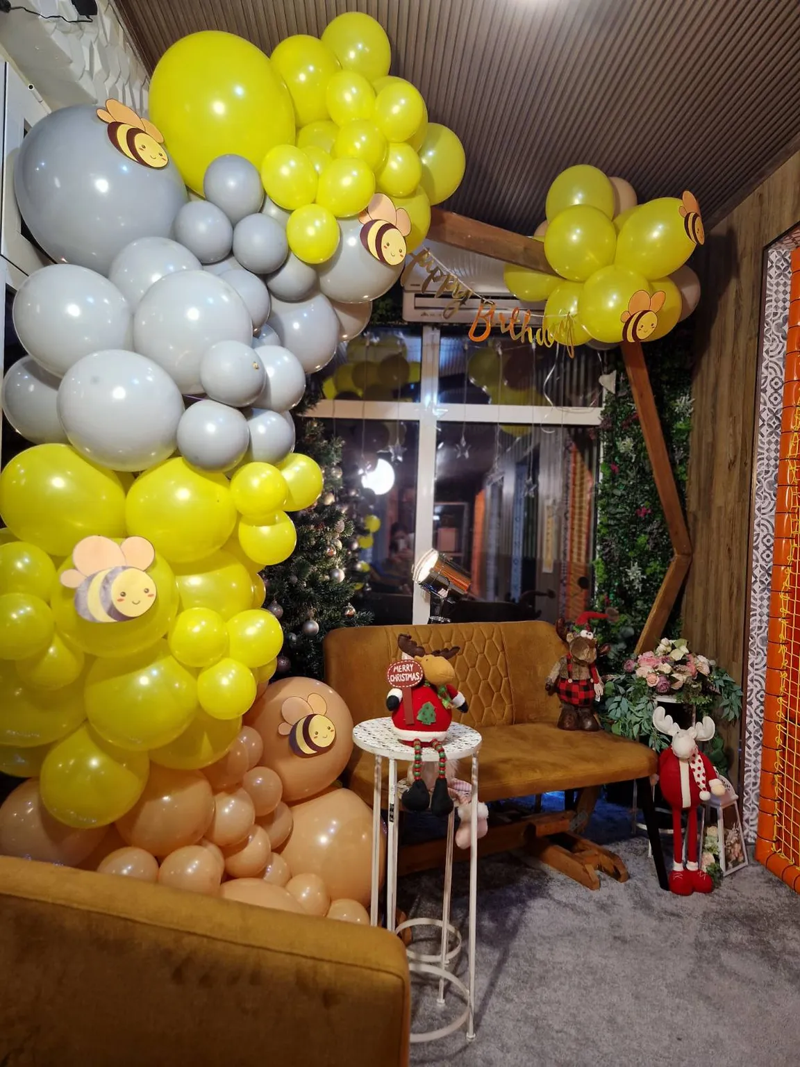 Детски кът Busy Bees
