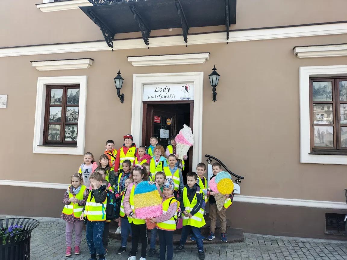 Mini Muzeum Lodów Piotrkowskich Kamienie Pingwin