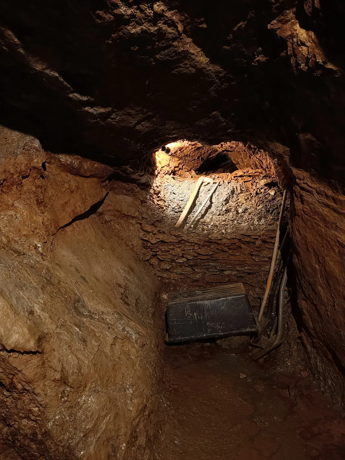 Podziemna trasa turystyczna "Kopalnia św. Jan" w Krobicy - Geopark