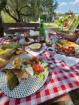 Rraketat Farm
