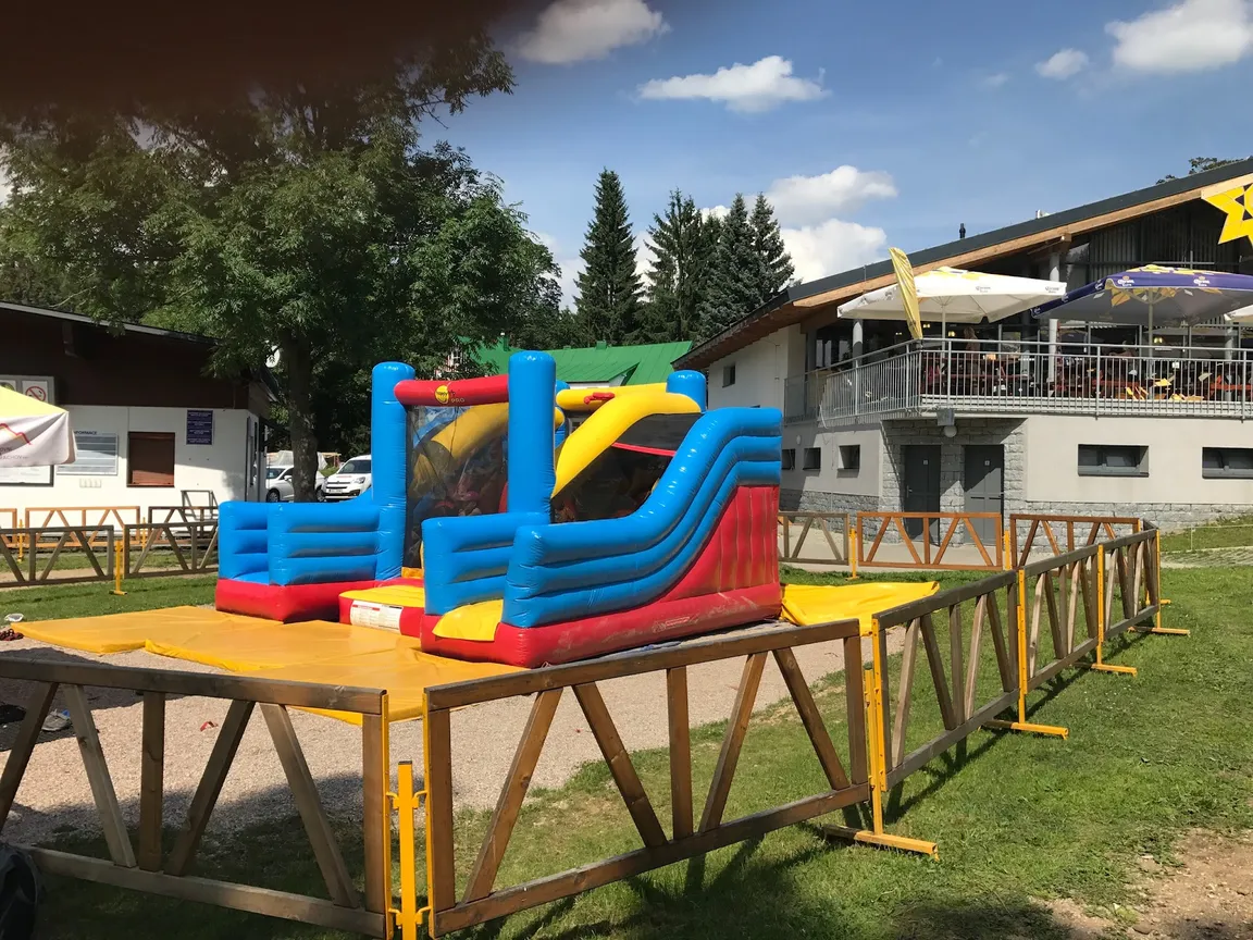 Dětský park u lanové dráhy