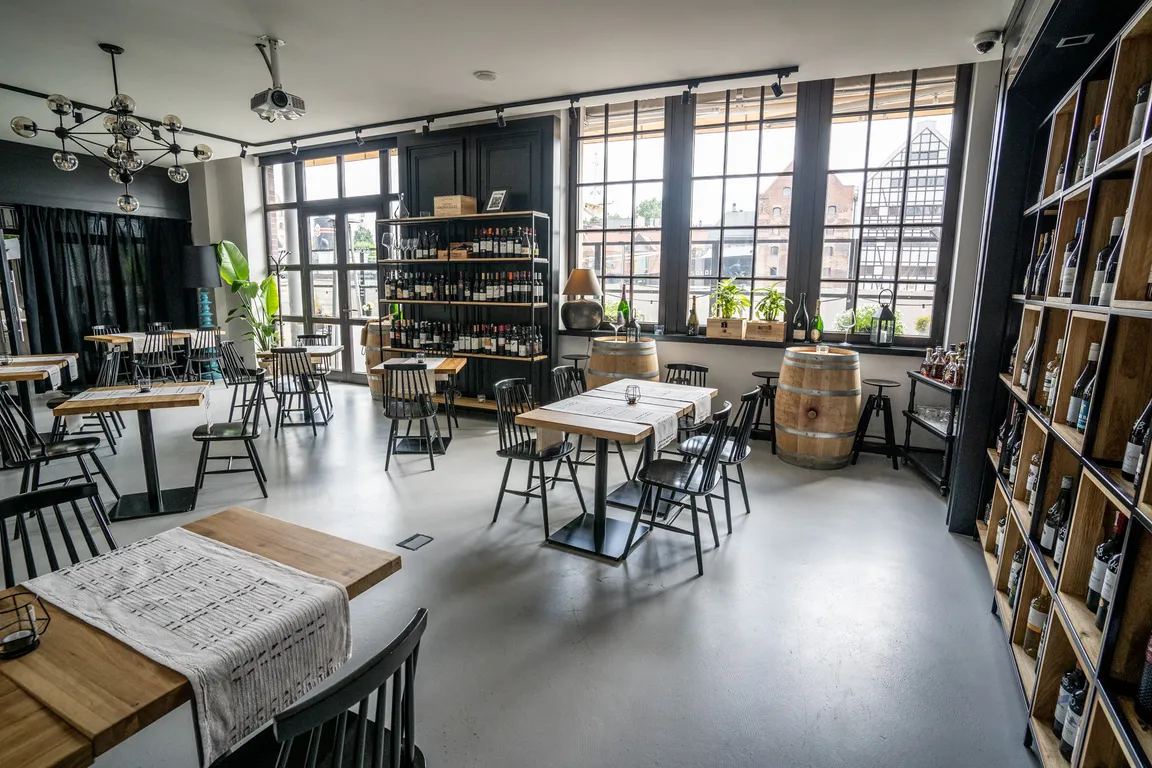 Zafishowani - restaurant - wine bar&store