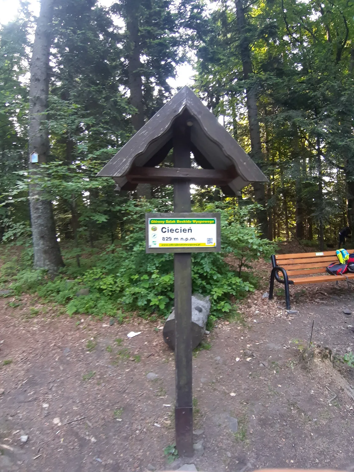 Ciecień 829 m n.p.m.
