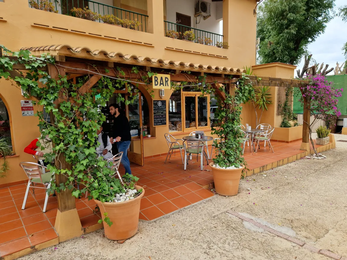 Cafe - bar camping Merced