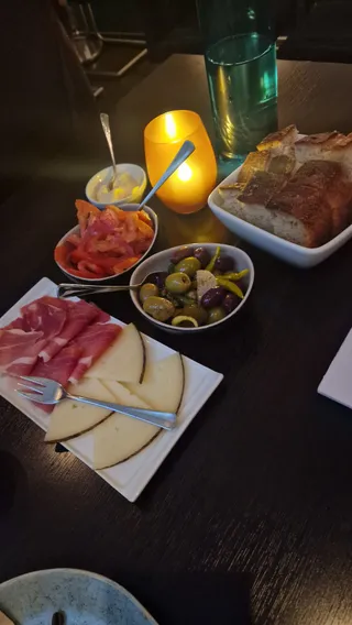 Bakgården Bar og Spiseri