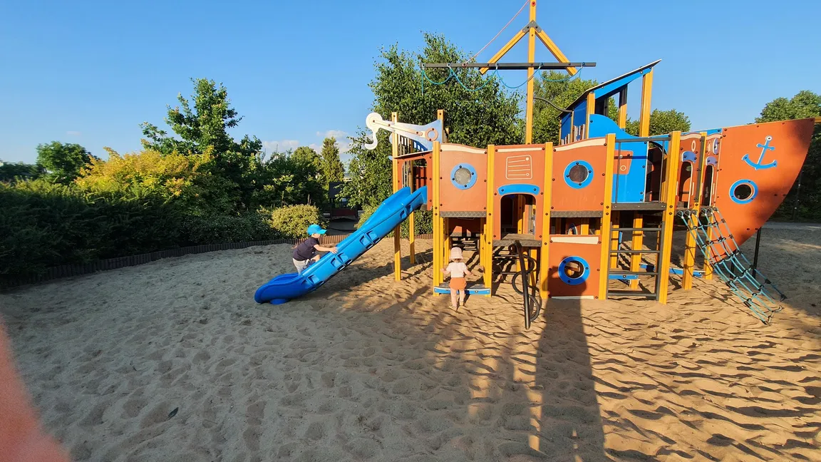 Hasanka - Plac Zabaw i Skatepark
