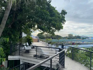 Pool Bar