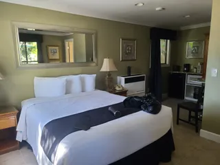 Sea Breeze Inn and Cottages